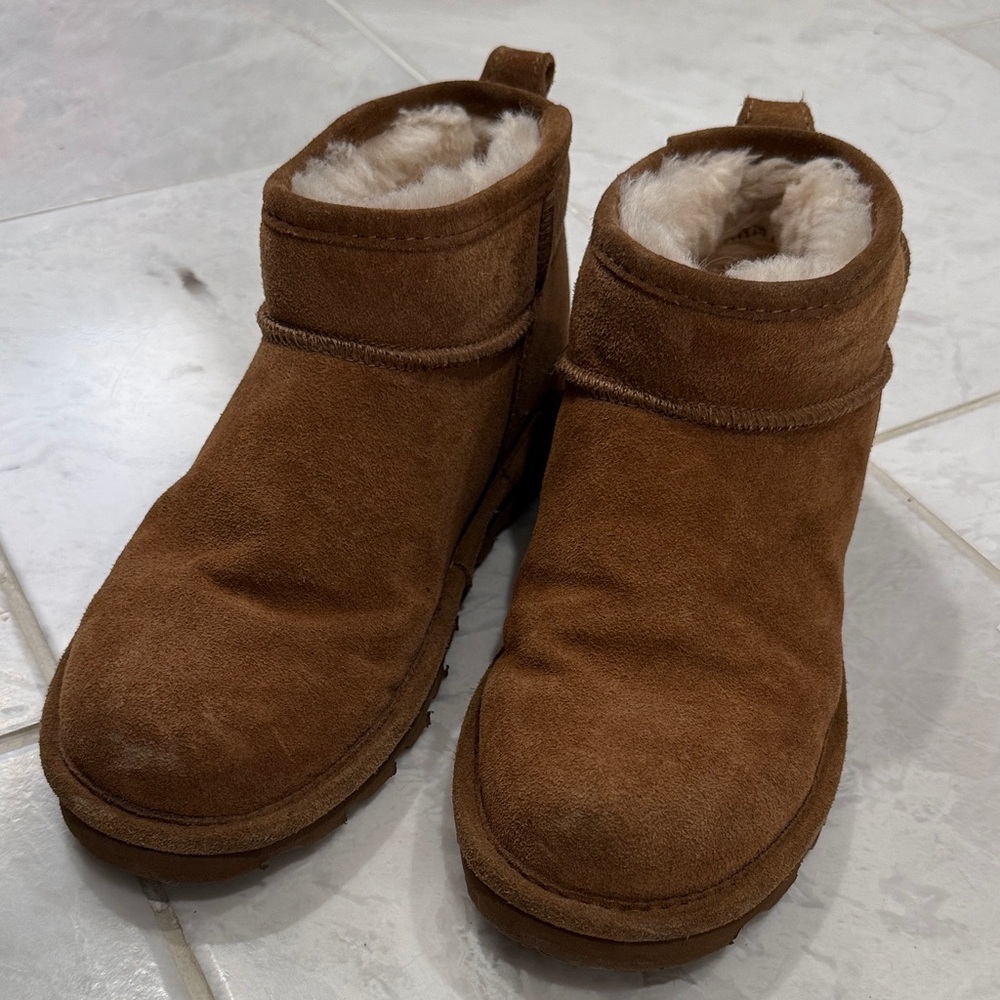 BearPaw Tan Suede Boots with Plush Lining
